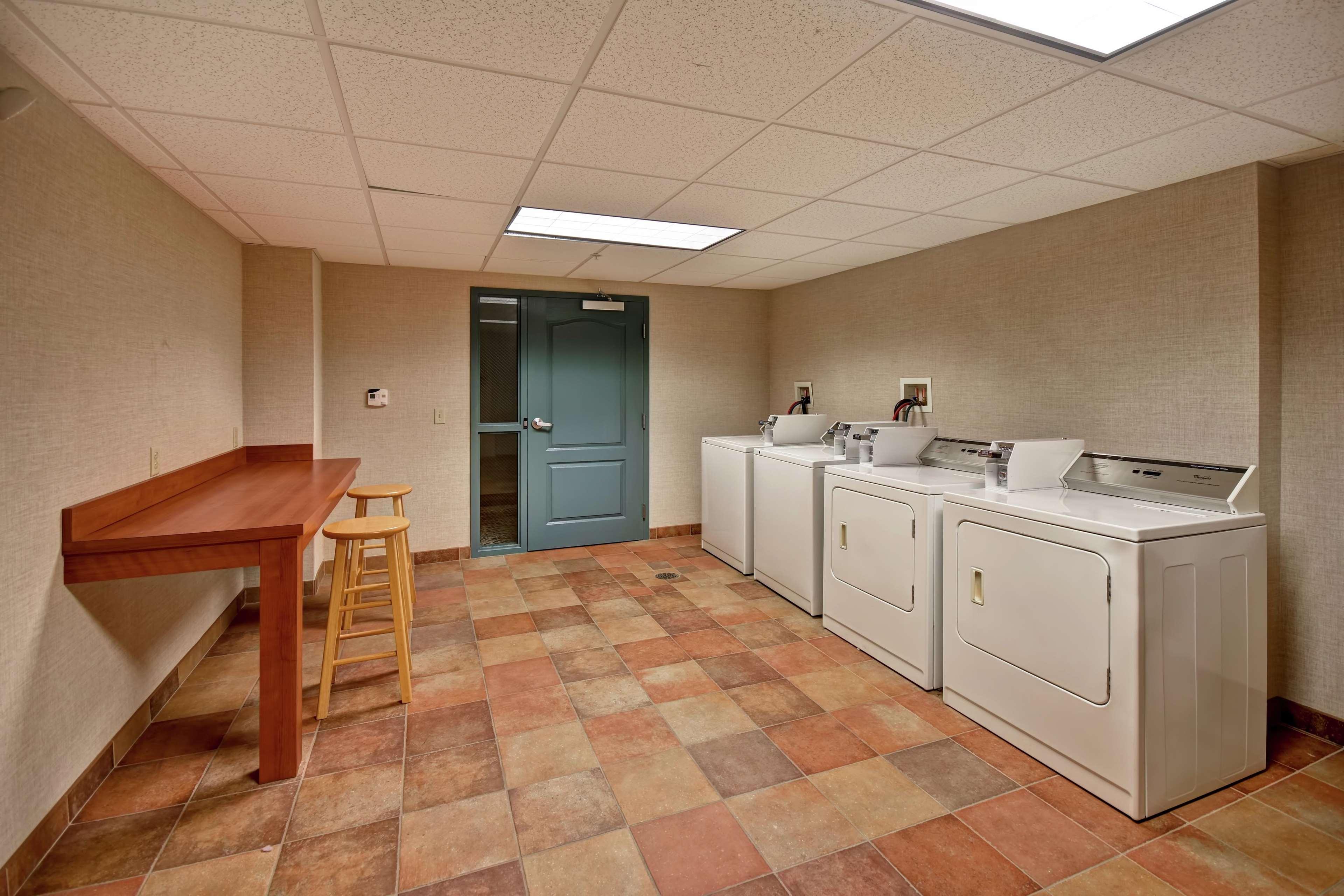 Homewood Suites By Hilton Lancaster Rohrerstown Exteriör bild